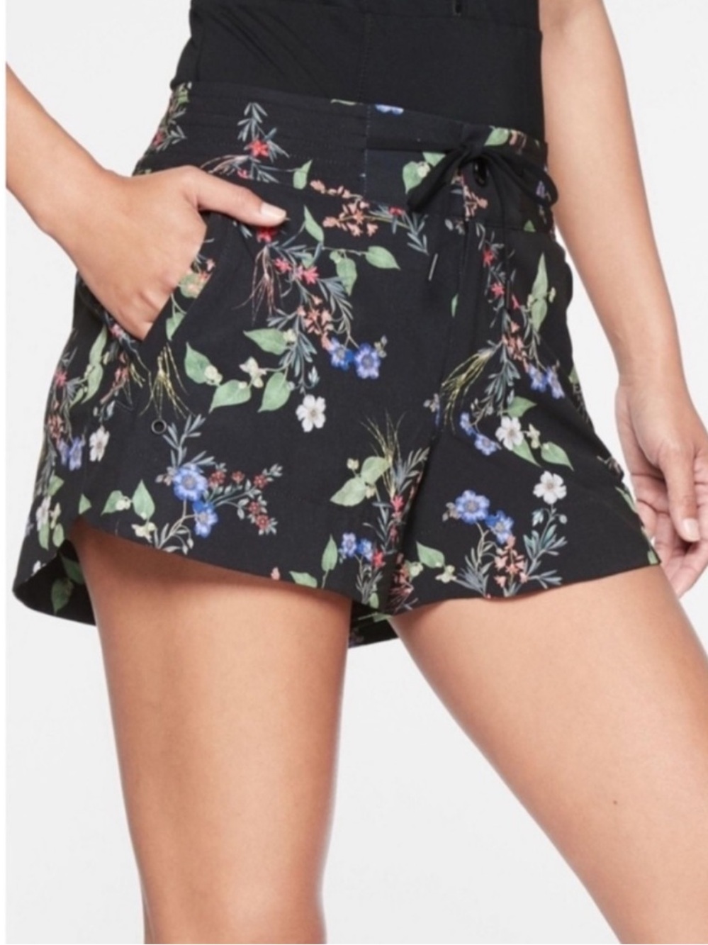 Athleta Baja Black High-Waist Floral Drawstring Shorts Sz 4
